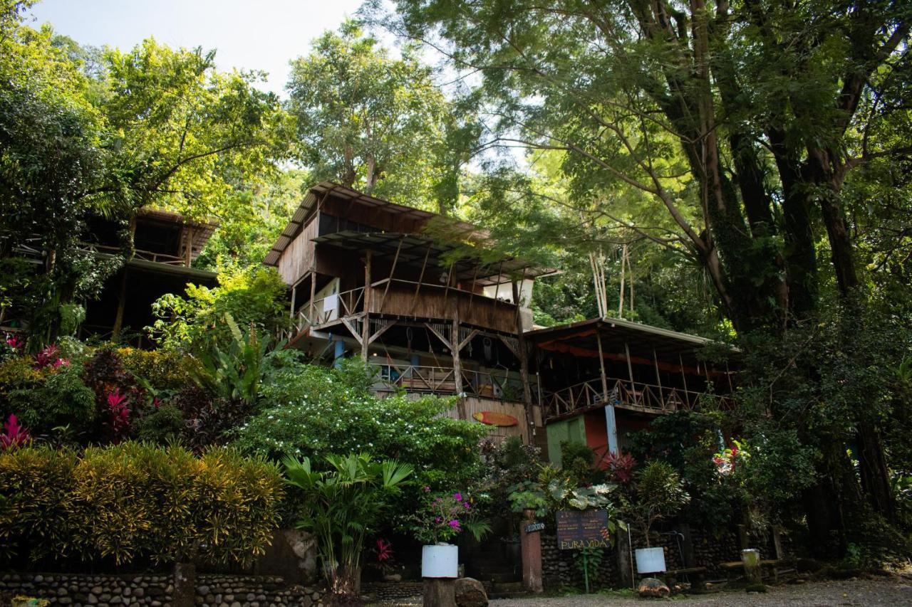 Hostel Plinio Manuel Antonio Exterior photo