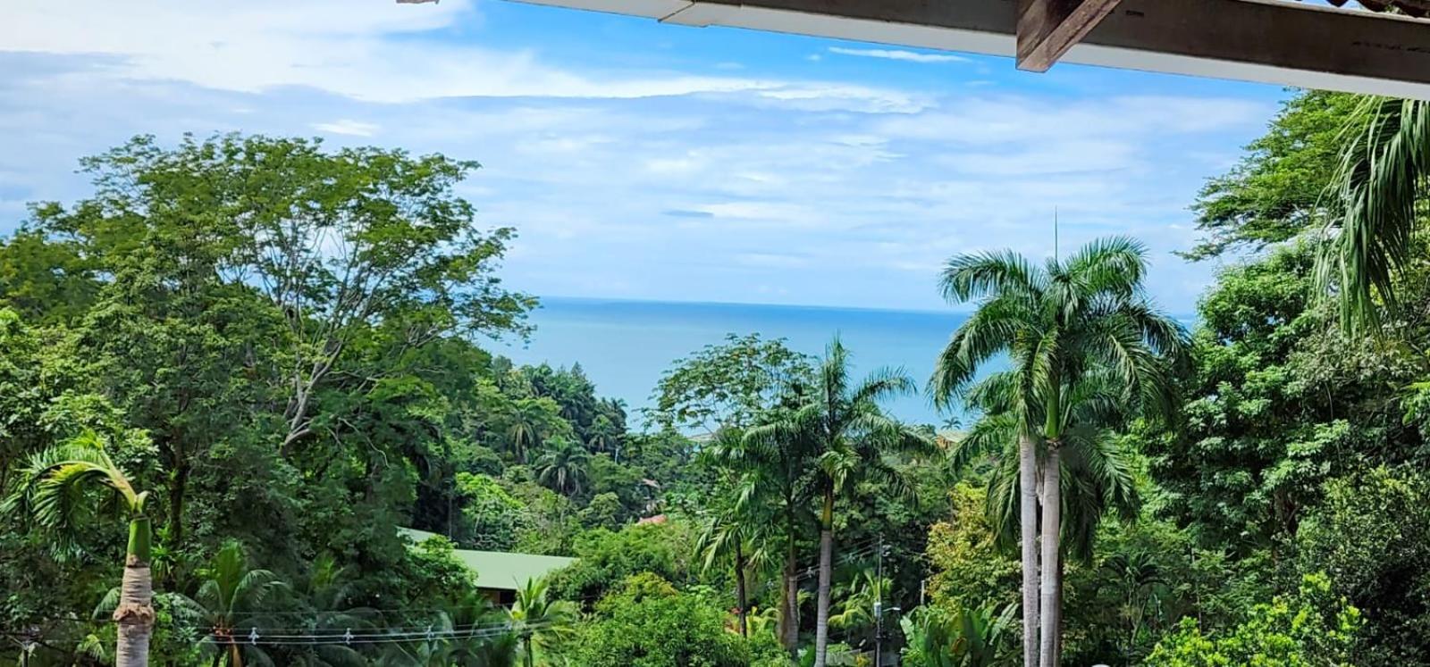 Hostel Plinio Manuel Antonio Exterior photo